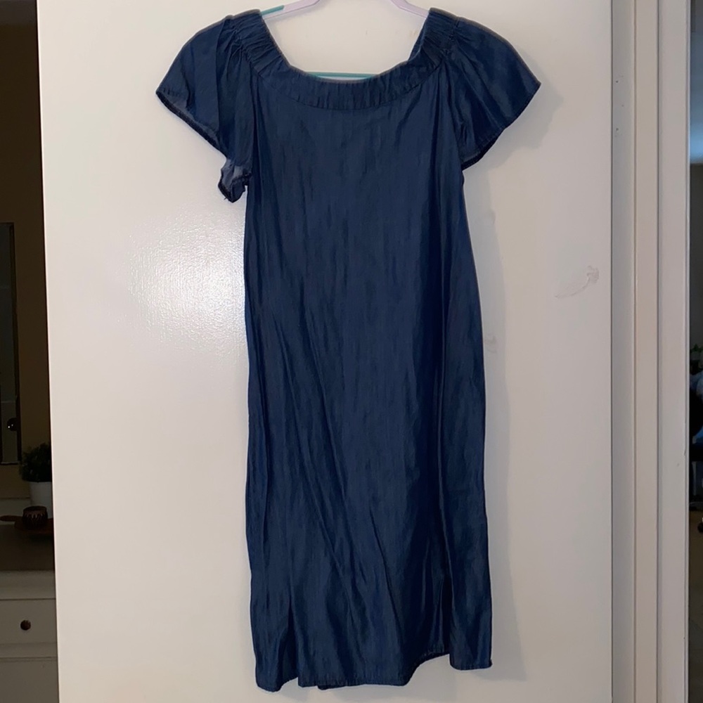 Absolutely beautiful denim dress!